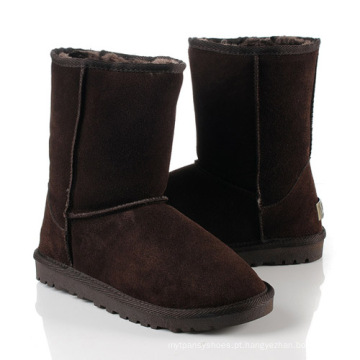 Botas de couro clássico chocolate lã neve plana